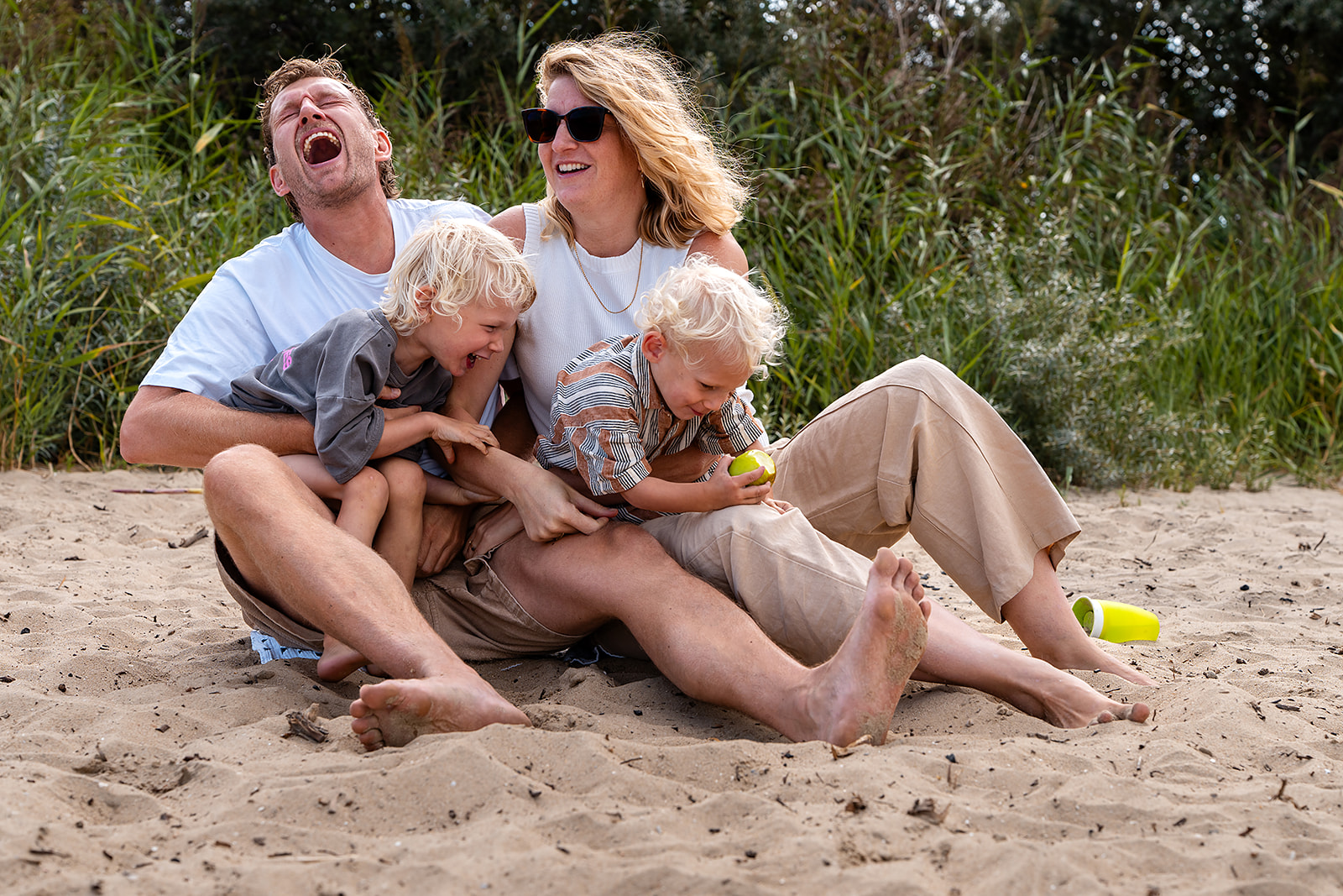 plezier tijdens familiefotoshoot
